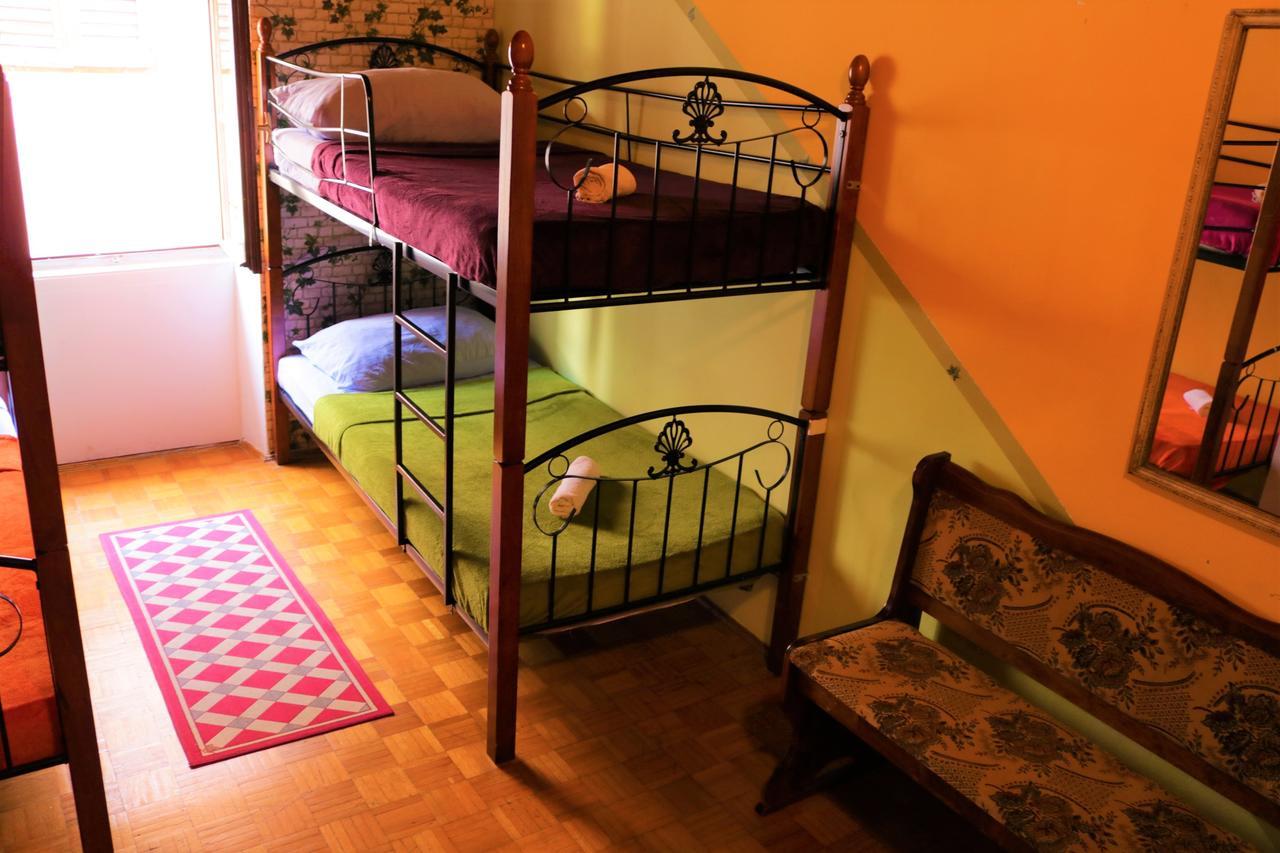 Hostel Alma 2 Poreč Exteriör bild